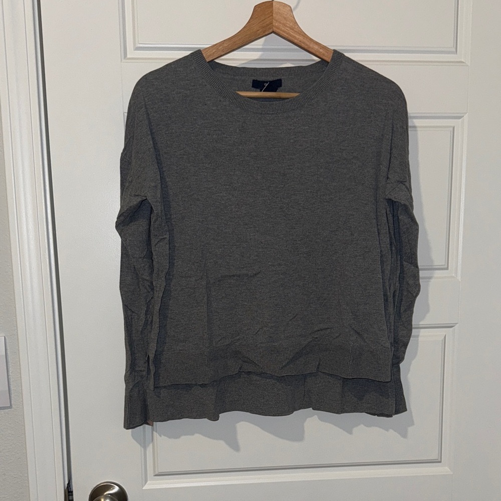 gap grey long sleeve top size medium